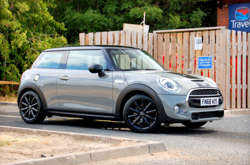 2018 MINI Hatch 2.0 Cooper S 3-Door - 54,200 Miles. Fsh - Chili Pack, Nav, Apple Carplay, 17inch Alloys. Grey - Sold in Grey — image 1