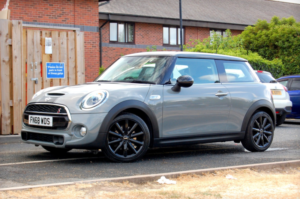2018 MINI Hatch 2.0 Cooper S 3-Door - 54,200 Miles. Fsh - Chili Pack, Nav, Apple Carplay, 17inch Alloys. Grey - Sold in Grey — image 5
