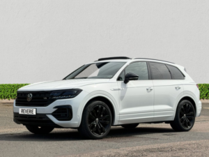 2021 Volkswagen Touareg 3.0 Tsi V6 Black Edition SUV 5dr Petrol Tiptronic 4motion Euro 6 (s/s) (340 Ps) in White — image 3