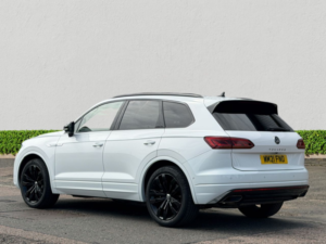 2021 Volkswagen Touareg 3.0 Tsi V6 Black Edition SUV 5dr Petrol Tiptronic 4motion Euro 6 (s/s) (340 Ps) in White — image 5