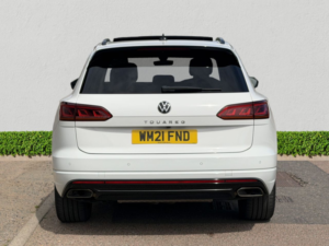 2021 Volkswagen Touareg 3.0 Tsi V6 Black Edition SUV 5dr Petrol Tiptronic 4motion Euro 6 (s/s) (340 Ps) in White — image 6