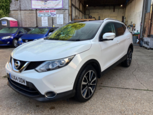 2014 Nissan Qashqai 1.6 Dci Tekna in White — image 2