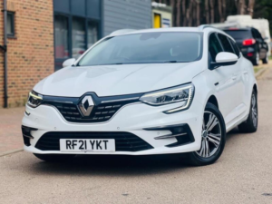 2021 Renault Megane 1.6 E-Tech 9.8kwh Iconic Sport Tourer Auto Euro 6 (s/s) 5dr in White — image 2