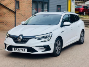 2021 Renault Megane 1.6 E-Tech 9.8kwh Iconic Sport Tourer Auto Euro 6 (s/s) 5dr in White — image 4