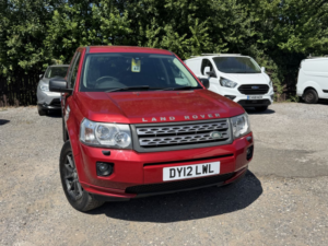 2012 Land Rover Freelander 2 2.2 Td4 Gs SUV 5dr Diesel Manual 4WD Euro 5 (s/s) (150 Ps) in Red — image 2