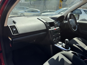 2012 Land Rover Freelander 2 2.2 Td4 Gs SUV 5dr Diesel Manual 4WD Euro 5 (s/s) (150 Ps) in Red — image 6