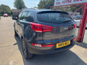 2015 Kia Sportage 1.7 Crdi Ecodynamics 2 2WD Euro 6 (s/s) 5dr in Silver — image 4