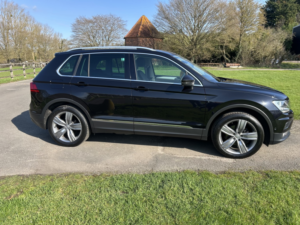 2019 Volkswagen Tiguan 2.0 Tdi Match in Black — image 4