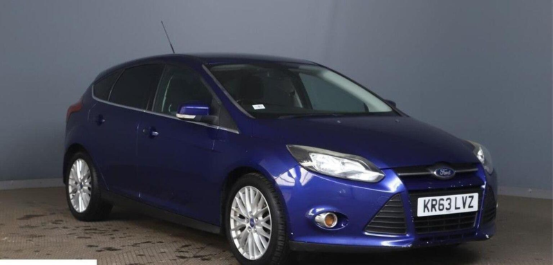 2013 Ford Focus 1.6 Zetec Navigator Powershift Euro 5 5dr in Blue — image 1