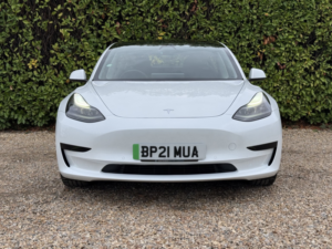 2021 Tesla Model 3 Standard Range Plus in White — image 3