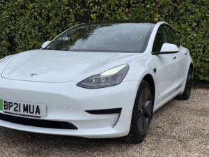 2021 Tesla Model 3 Standard Range Plus in White — image 6