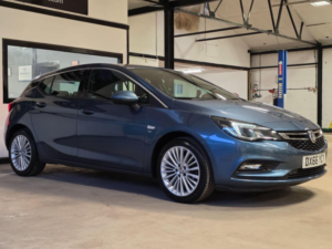 2016 Vauxhall Astra 1.0i Turbo Ecoflex Elite Nav Euro 6 (s/s) 5dr in Blue — image 3