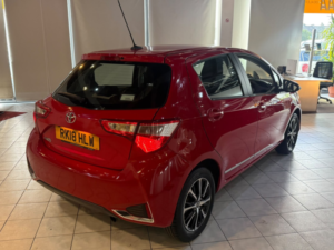 2018 Toyota Yaris 1.5 Vvt-I Icon Tech in Red — image 5
