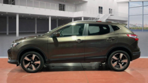 2016 Nissan Qashqai 1.2 Dig-T N-Connecta 2WD Euro 6 (s/s) 5dr in Bronze — image 6