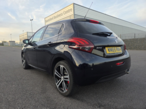 2016 Peugeot 208 1.2 Puretech Gt Line in Blue — image 5