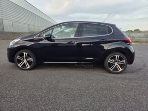 2016 Peugeot 208 1.2 Puretech Gt Line in Blue — image 6