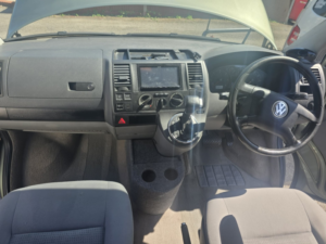 2004 Volkswagen Caravelle 2.5 Tdi Se in Green — image 5