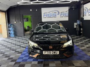 2019 SEAT Leon 2.0 Tsi Cupra 290 in Black — image 2
