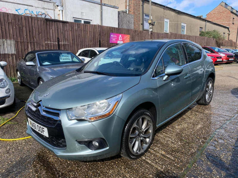 2011 Citroen Ds4 1.6 Hdi Dstyle Euro 5 5dr in Grey — image 1