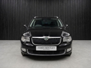 2013 Skoda Superb 2.0 Tdi Se Plus DSG Euro 5 5dr in Black — image 3