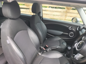 2010 MINI Clubman 1.6 Cooper Clubman in Green — image 5