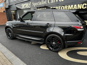 2014 Land Rover Range Rover Sport 3.0 Sd V6 Hse in Black — image 6
