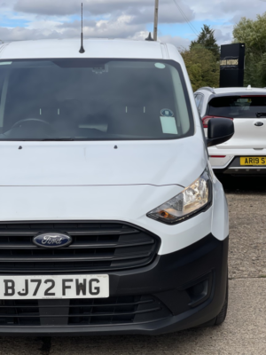 2022 Ford Transit Connect 1.5 Transit Connect Leader Hp Van Lwb 250 L2 1.5l Ecoblue 100ps Fwd 6 Speed Manual in White — image 2