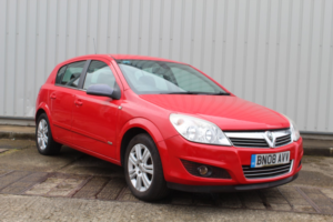 2008 Vauxhall Astra 1.6 I 16v Design in Red — image 2