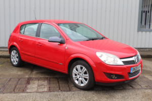 2008 Vauxhall Astra 1.6 I 16v Design in Red — image 5