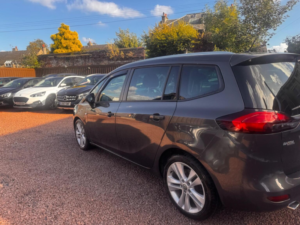 2014 Vauxhall Zafira Tourer 2.0 Cdti Biturbo Sri Euro 5 (s/s) 5dr in Grey — image 4