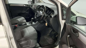 2016 Volkswagen Touran 1.6 Tdi Bluemotion Tech Se Family DSG Euro 6 (s/s) 5dr in White — image 6