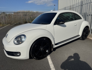 2012 Volkswagen Beetle 2.0 Tdi Sport in White — image 2