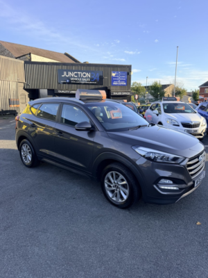 2016 Hyundai Tucson 1.7 Tucson Se Nav 1.7 D 116ps Bd +fss in Grey — image 4