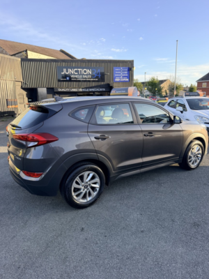 2016 Hyundai Tucson 1.7 Tucson Se Nav 1.7 D 116ps Bd +fss in Grey — image 5