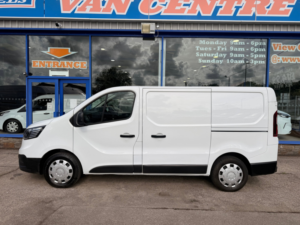 2023 Renault Trafic 2.0 Dci Blue Sl30 Advance Panel Van 5dr Diesel Manual L1 H1 Euro 6 130 Ps in White — image 4