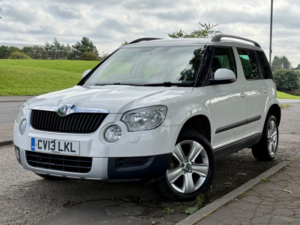 2013 Skoda Yeti 2.0 Tdi Se in White — image 5