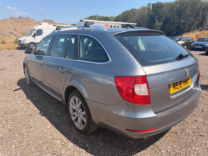 2010 Skoda Superb 2.0 Tdi Se Euro 5 5dr in Grey — image 5