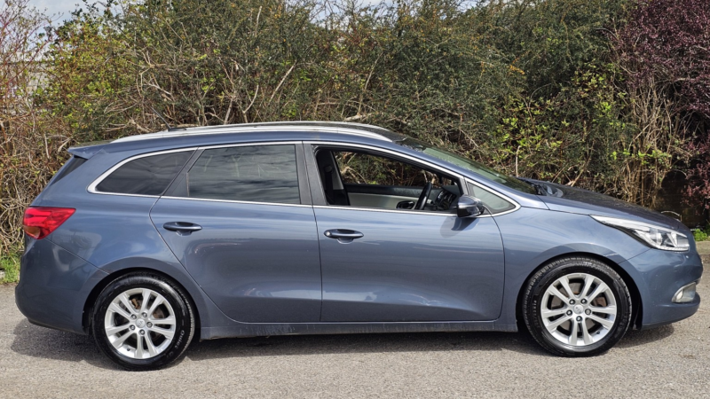 2013 Kia Ceed 1.6 Crdi Ecodynamics 3 in Blue — image 1
