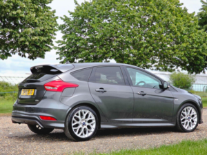 2018 Ford Focus 1.0t Ecoboost St-Line Euro 6 (s/s) 5dr in Grey — image 4