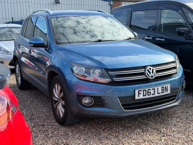 2013 Volkswagen Tiguan 2.0 Tdi Bluemotion Tech Match 2WD Euro 5 (s/s) 5dr in Blue — image 1