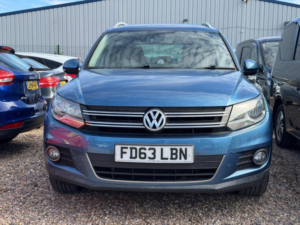 2013 Volkswagen Tiguan 2.0 Tdi Bluemotion Tech Match 2WD Euro 5 (s/s) 5dr in Blue — image 2