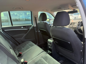 2013 Volkswagen Tiguan 2.0 Tdi Bluemotion Tech Match 2WD Euro 5 (s/s) 5dr in Blue — image 6
