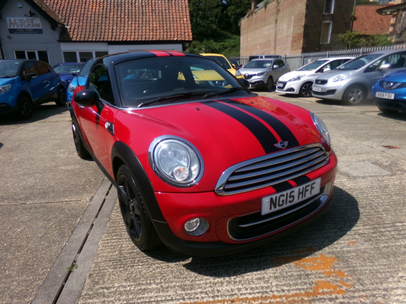 2015 MINI Coupe 1.6 Cooper Coupe in Red — image 1