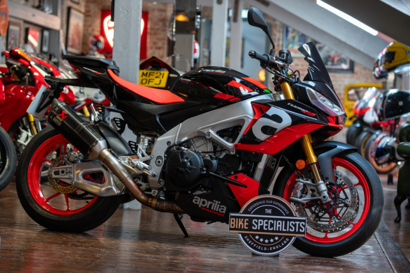 2022 Aprilia Tuono 1100 V4 *v4 Factory - Carbon Akrapovic* in Black — image 1