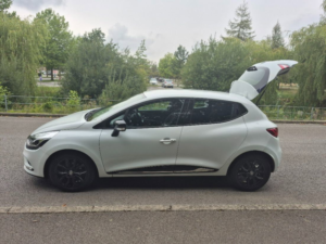 2017 Renault Clio 1.2 16v Dynamique Nav Hatchback 5dr Petrol Manual Euro 6 (75 Ps) in Multicolour — image 3
