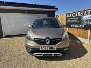 2013 Renault Scenic Xmod 1.5 Dci Energy Dynamique Tomtom in Beige — image 2