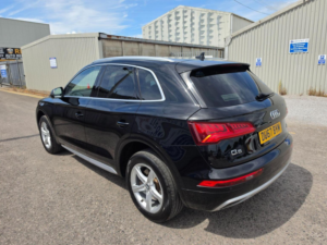 2017 Audi Q5 2.0 Tdi Sport S Tronic Quattro Euro 6 (s/s) 5dr in Black — image 4