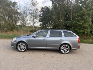 2013 Skoda Octavia 2.0 Tdi Vrs in Grey — image 2