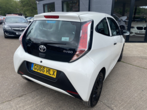 2017 Toyota Aygo 1.0 Vvt-I X in White — image 5