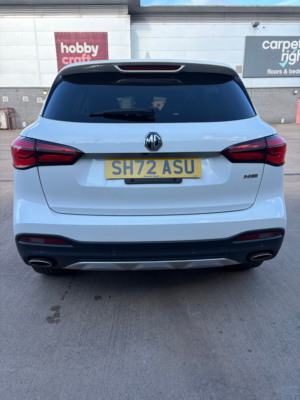 2022 MG MG Hs 1.5 T-Gdi Exclusive SUV 5dr Petrol Manual Euro 6 (s/s) (162 Ps) in White — image 4